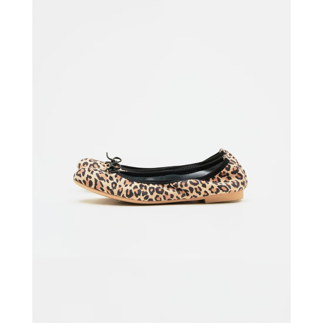 日本製【珍珠色調防水】Emma Francis 真皮 圓頭平底芭蕾舞鞋(02b-L S328)(Leopard pattern leather suede)(レオパード柄 レザースエード)