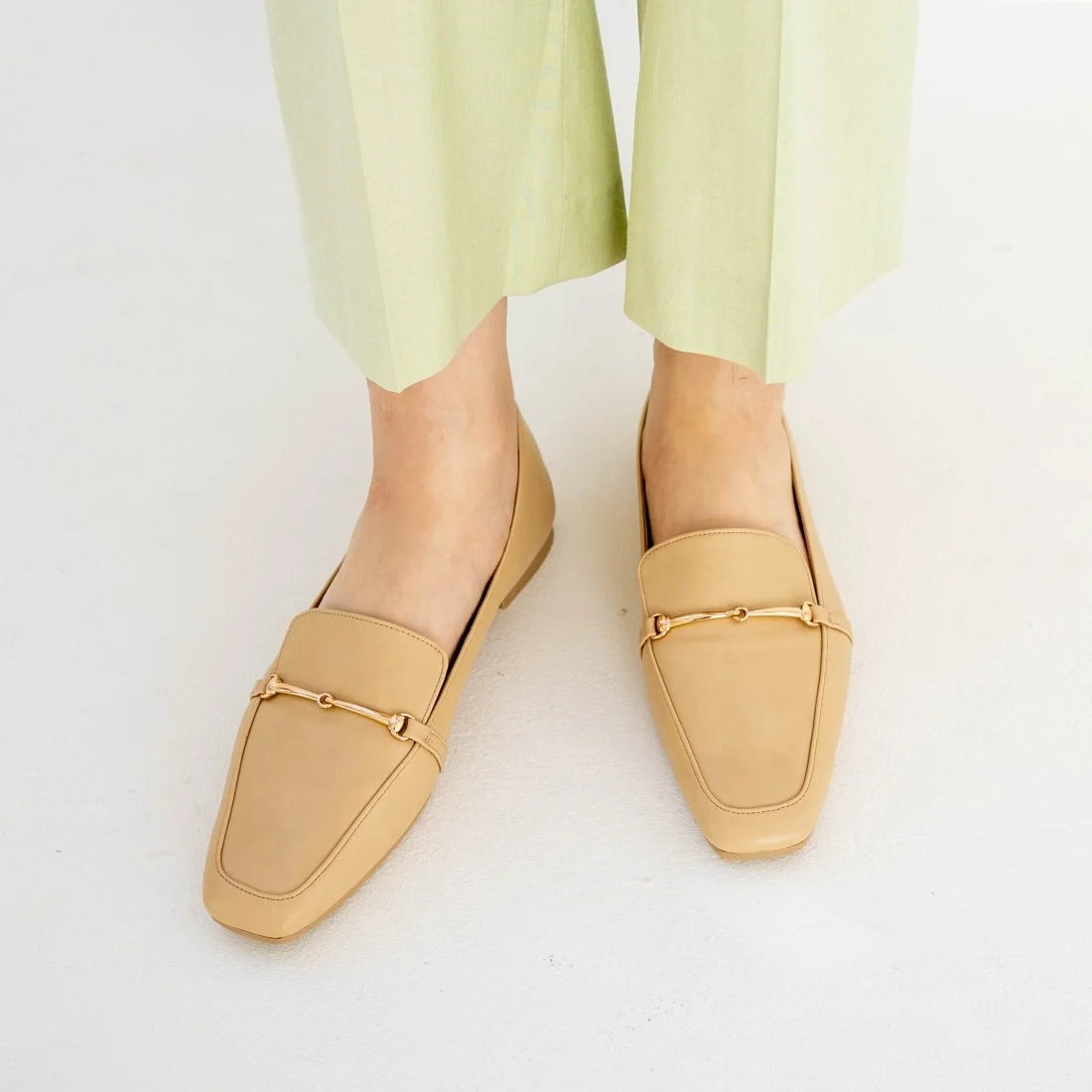 日本製 Launa lea 金扣樂福鞋 (457A) (杏色/L Beige)