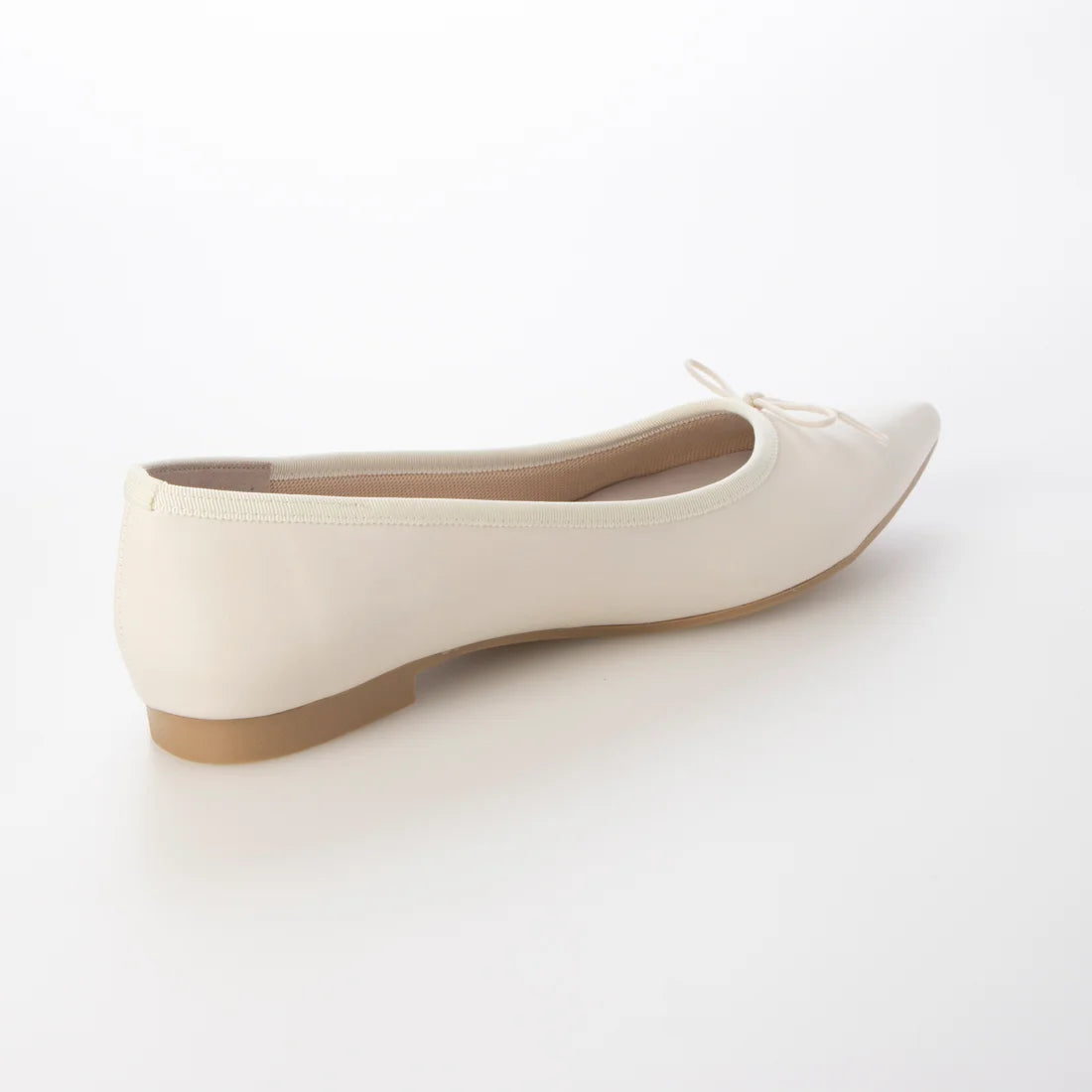 日本製 Launa lea 蝴蝶結尖頭啞面芭蕾晴雨鞋( RB4001A ) (白色/White)