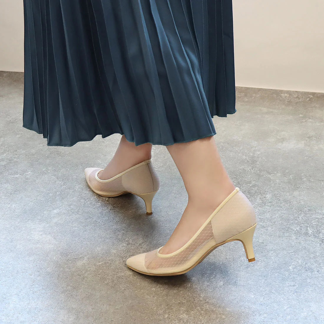 日本製 Launa Lea 輕紗尖頭高跟鞋 (0507) Beige Z