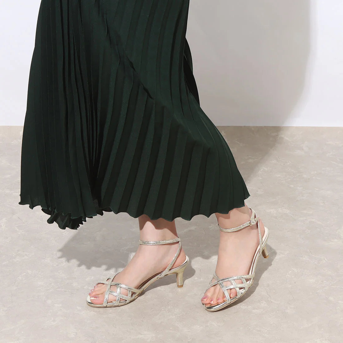 日本製 Launa Lea 交叉設計綁帶涼鞋 (0516) Ivory