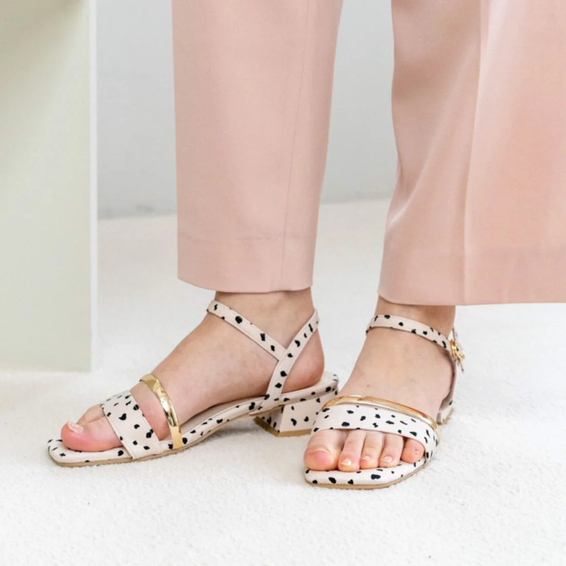日本製 Launa lea 細方頭綁帶涼鞋 (521) Pink Beige Z/C