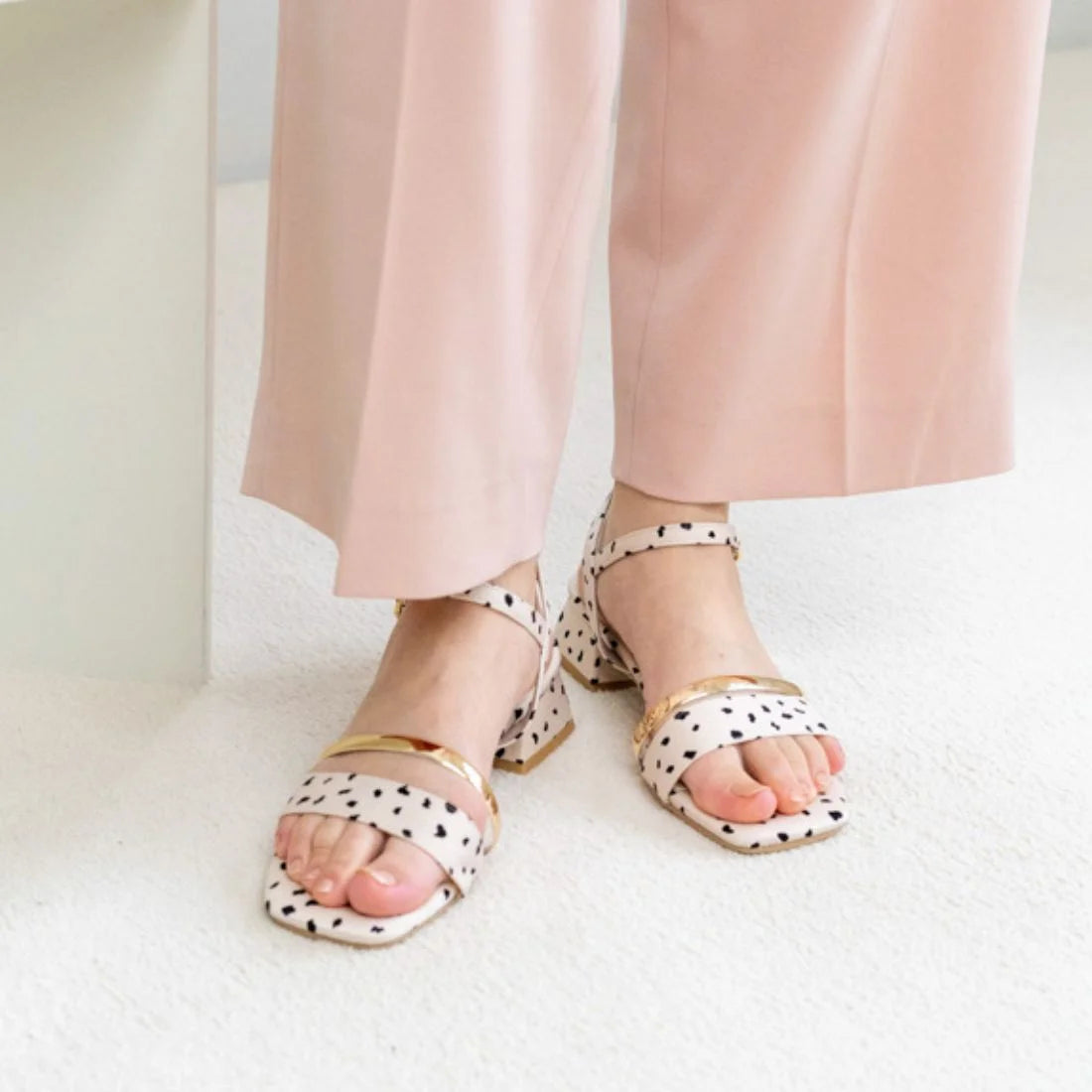 日本製 Launa lea 細方頭綁帶涼鞋 (521) Pink Beige Z/C