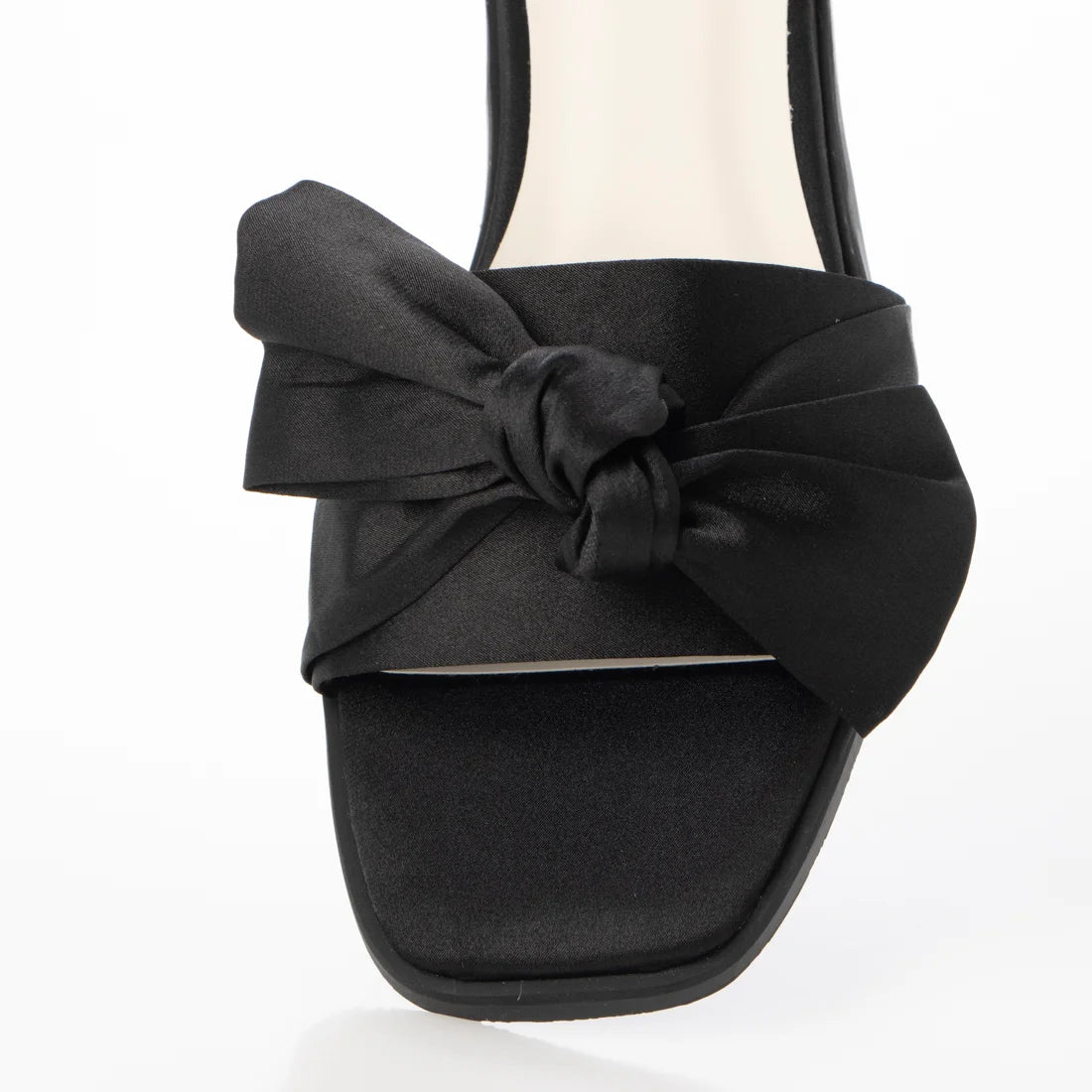 日本製 Launa Lea 絲帶方頭平底涼鞋 (524) Black