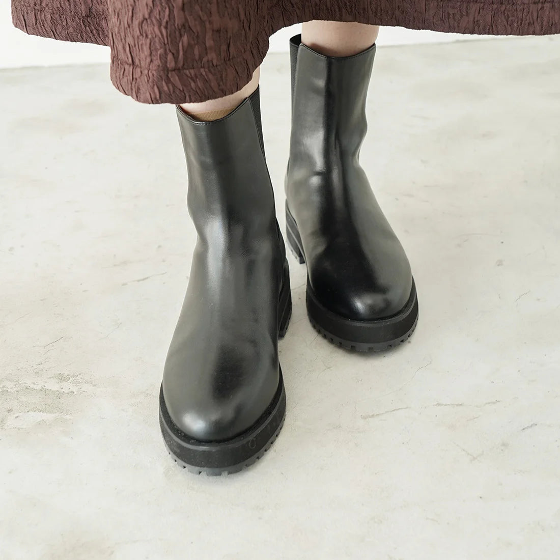 日本製 Launa Lea 側邊彈力厚底雨靴短靴 (R9018)(黑色/Black)