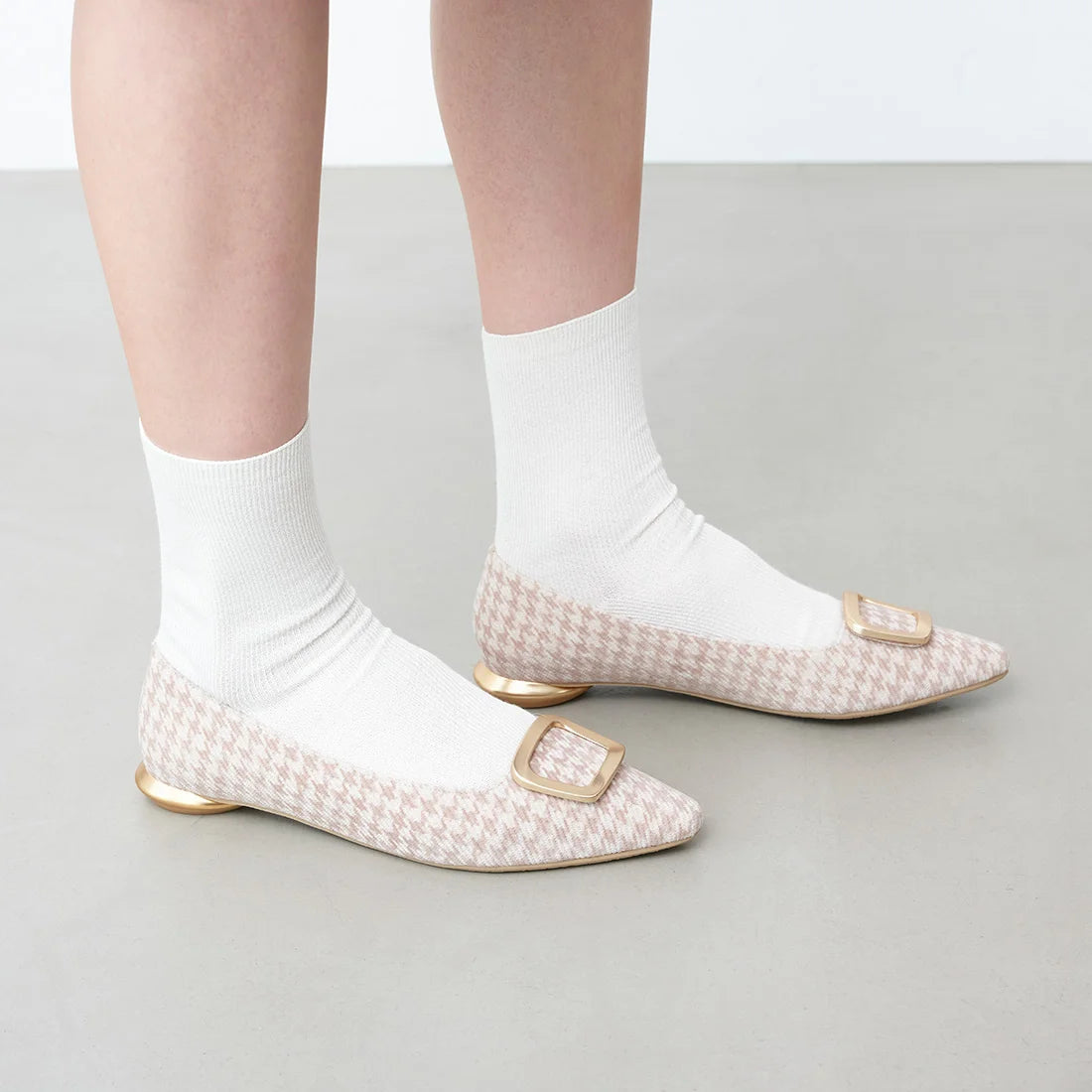 【新品預訂】日本製 Launa lea 金色方扣平底鞋 (576) (杏色 Z/C / Beige Z/C )