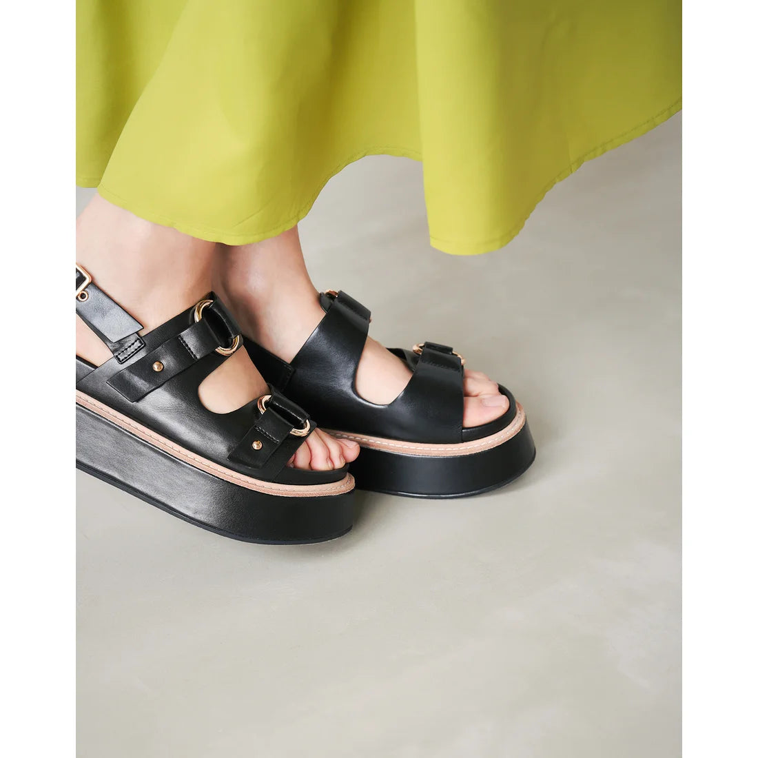 日本製 Emma Francis 厚底光面環扣涼鞋 (黑色) 1034b P101 BLK