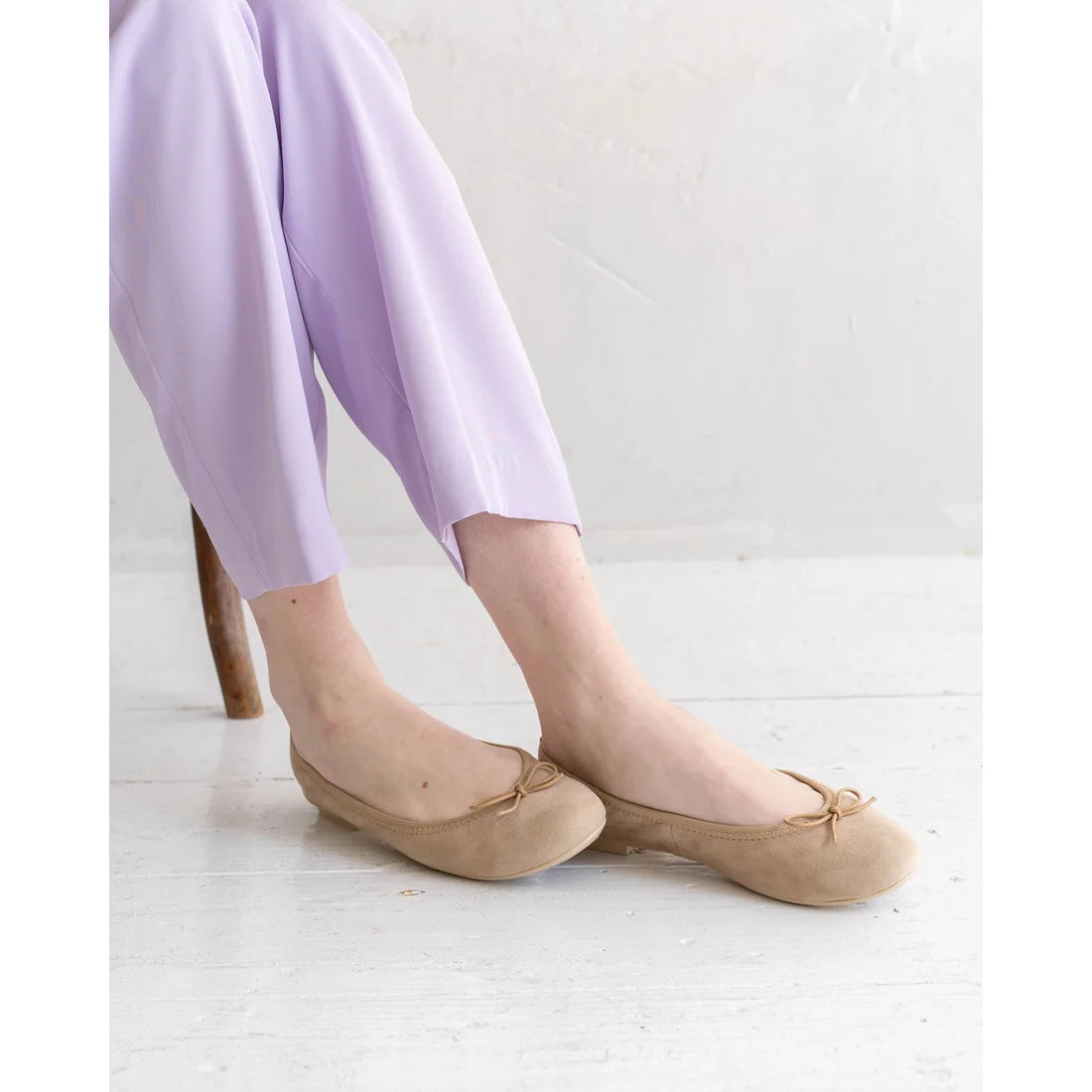 日本製【珍珠色調防水】Emma Francis 真皮 圓頭平底芭蕾舞鞋(02b-L S108)(Beige leather suede)(ベージュ レザースエード)