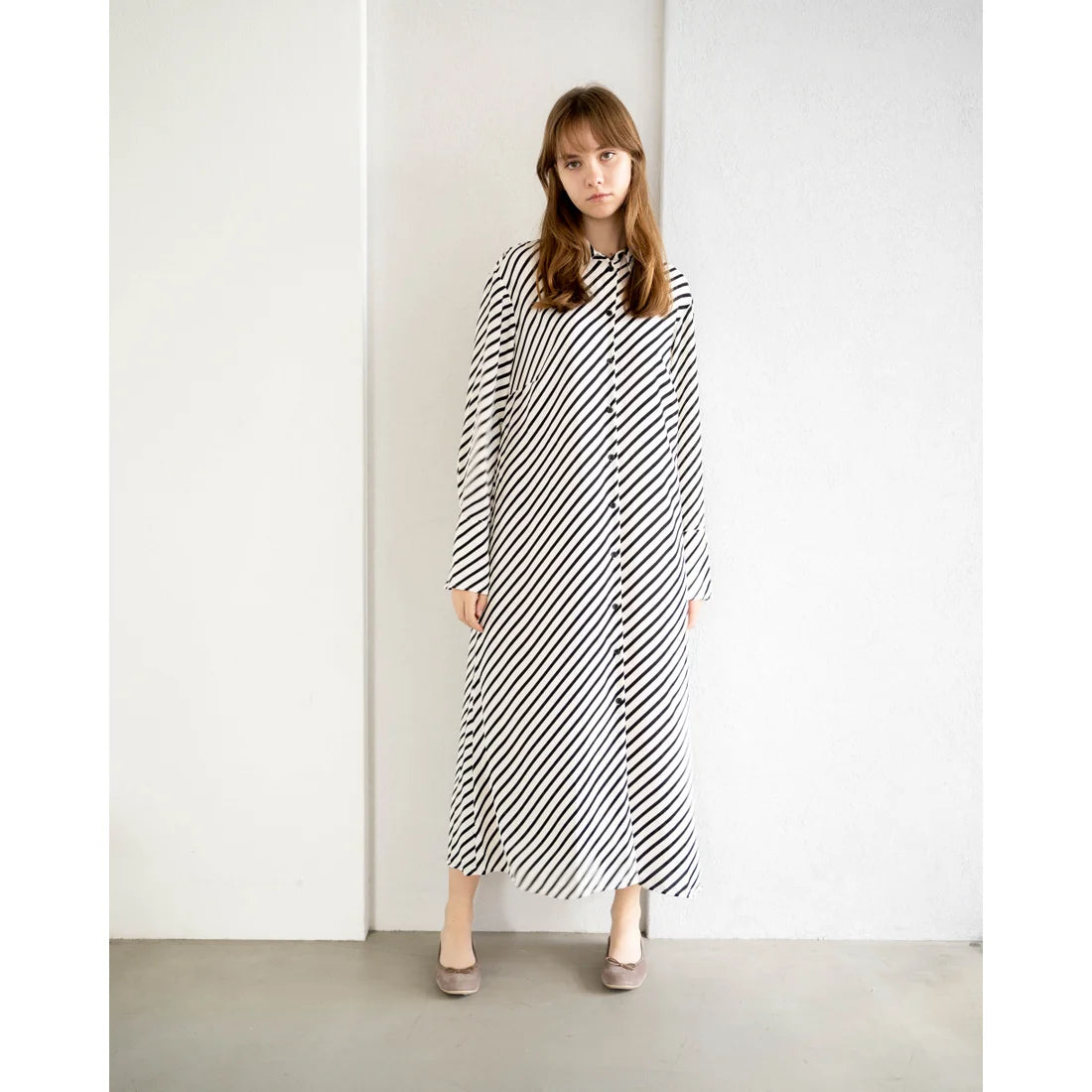日本製【珍珠色調防水】Emma Francis 真皮 圓頭平底芭蕾舞鞋(02b-L S155)(Charcoal grey leather suede)(チャコールグレー レザースエード)