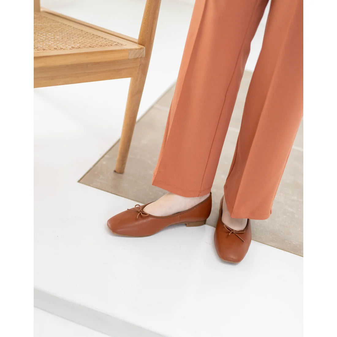 日本製【蘋果皮】【防水】 Emma Francis方頭平底芭蕾舞鞋(03b-AP 186)(Camel Apple Leather Smooth)(キャメル アップルレザースムース)