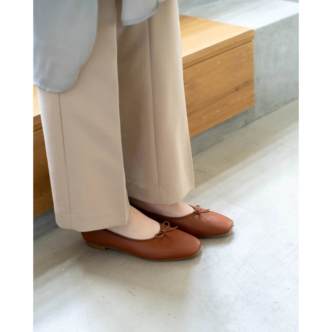 日本製【蘋果皮】【防水】 Emma Francis方頭平底芭蕾舞鞋(03b-AP 186)(Camel Apple Leather Smooth)(キャメル アップルレザースムース)