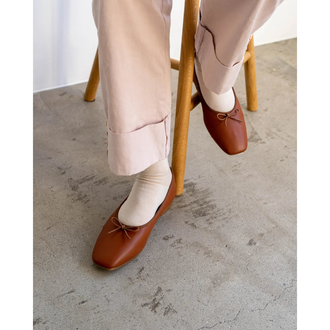 日本製【蘋果皮】【防水】 Emma Francis方頭平底芭蕾舞鞋(03b-AP 186)(Camel Apple Leather Smooth)(キャメル アップルレザースムース)