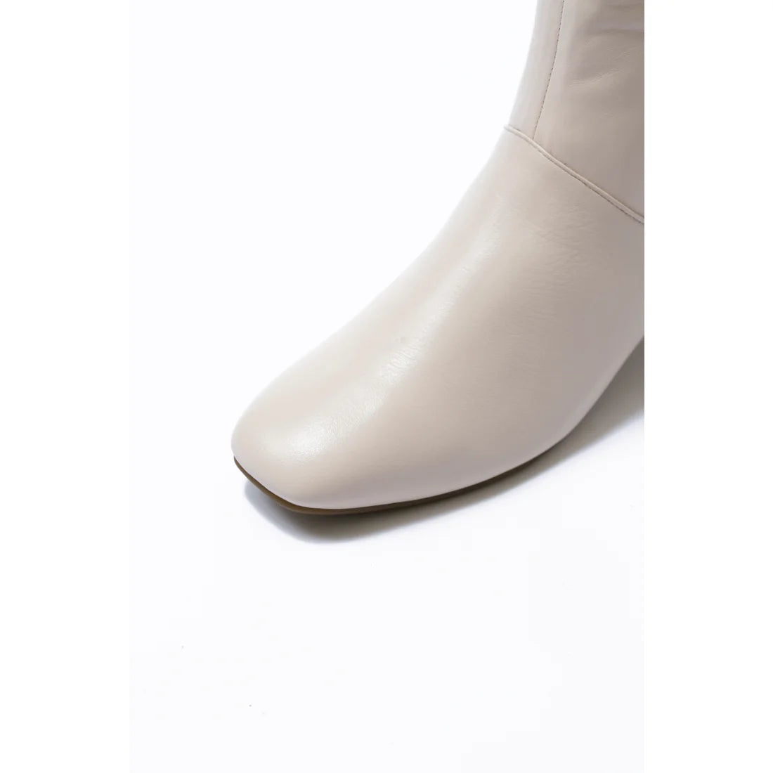 日本製【防水】Emma Francis 4cm素面高跟短靴 (9009a-L 177)(Ivory leather)(アイボリー レザー)的副本