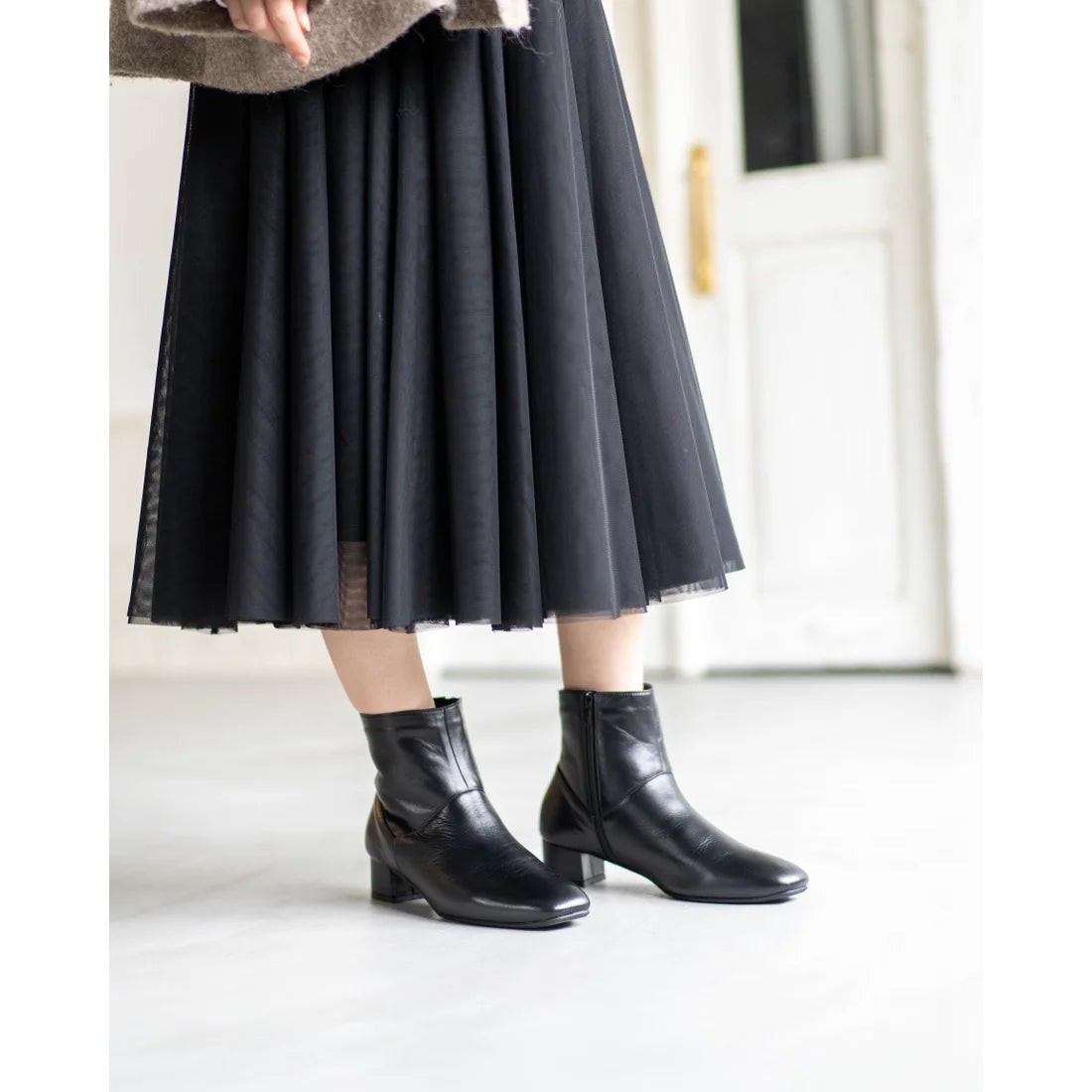 日本製【防水】Emma Francis 4cm素面高跟短靴 (9009a-L 101)(Black leather)(ブラック レザー)