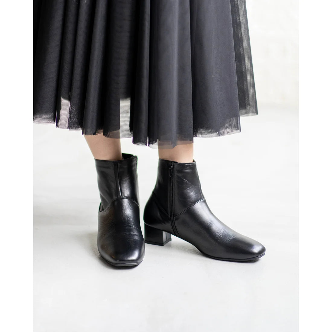 日本製【防水】Emma Francis 4cm素面高跟短靴 (9009a-L 101)(Black leather)(ブラック レザー)