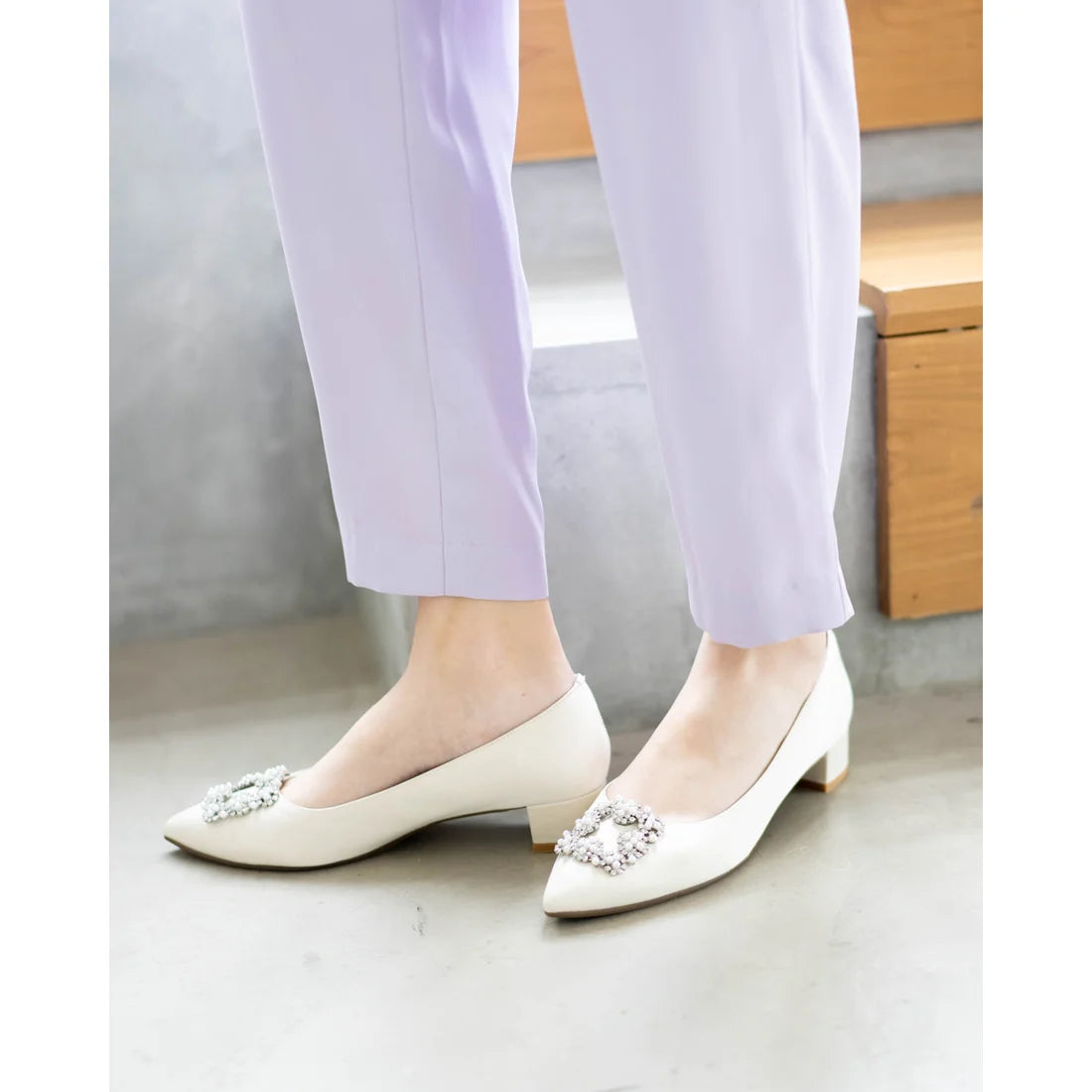 日本製 Emma Francis 尖頭3cm跟珠寶搭扣高跟鞋(3002b-ST 158)(White satin)(ホワイト サテン)