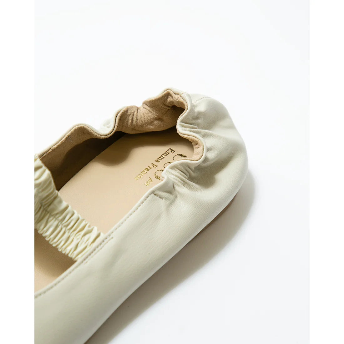 日本製預訂3星期【蘋果皮】【防水】Emma Francis 褶皺腰帶平底鞋 (03j-AP 177)(Ivory Apple Leather)(アイボリー アップルレザー)
