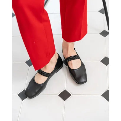 日本製【蘋果皮】【防水】Emma Francis 褶皺腰帶平底鞋 (03j-AP 101)(Black apple leather)(ブラック アップルレザー)