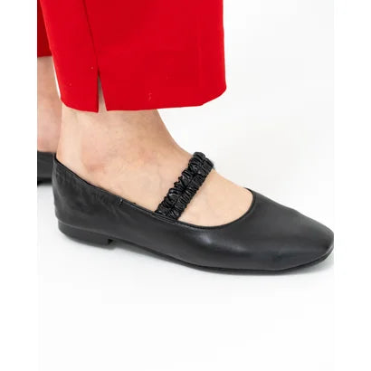 日本製【蘋果皮】【防水】Emma Francis 褶皺腰帶平底鞋 (03j-AP 101)(Black apple leather)(ブラック アップルレザー)