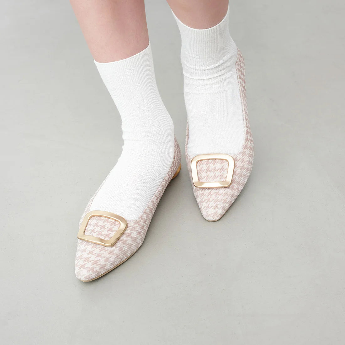【新品預訂】日本製 Launa lea 金色方扣平底鞋 (576) (杏色 Z/C / Beige Z/C )