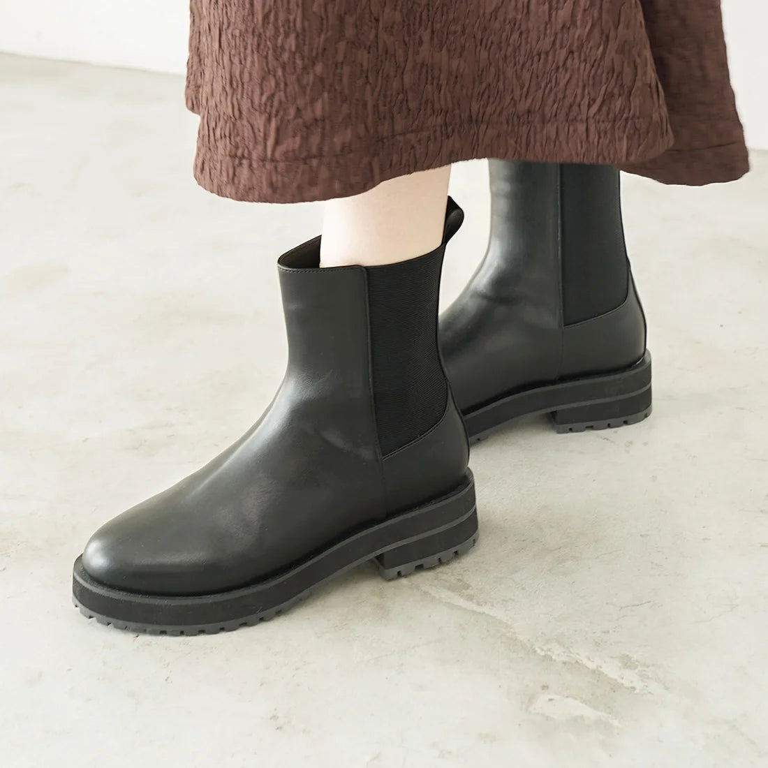 日本製 Launa Lea 側邊彈力厚底雨靴短靴 (R9018)(黑色/Black)