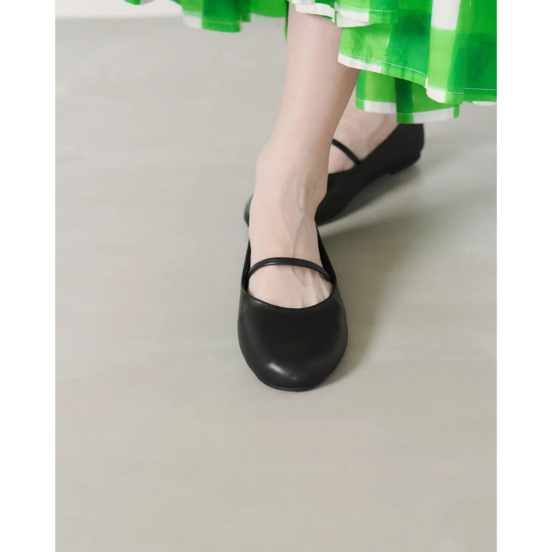 日本製 Emma Francis 光面搭帶平底鞋 (黑色) 09h-P 101 BLK