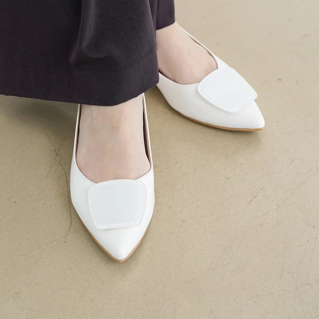 日本製 Launa Lea 3.5cm 透明方扣環尖頭高跟鞋 (0590) (白色 E / White E)