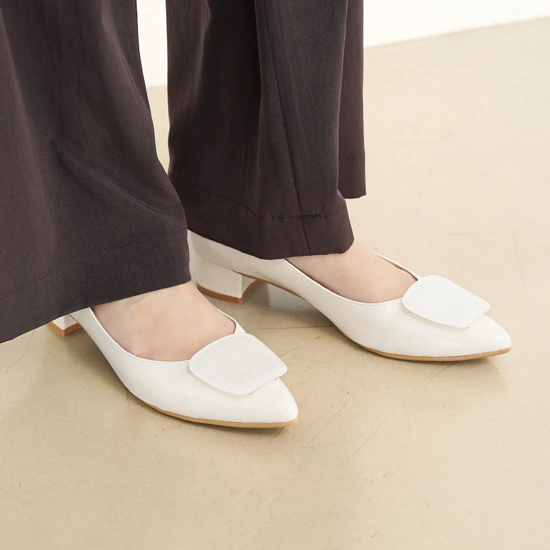 日本製 Launa Lea 3.5cm 透明方扣環尖頭高跟鞋 (0590) (白色 E / White E)