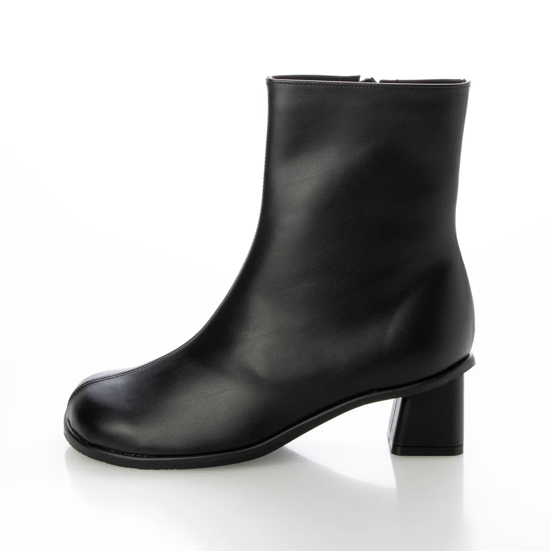 日本製 Launa lea 斜趾短靴 (550) (Black)