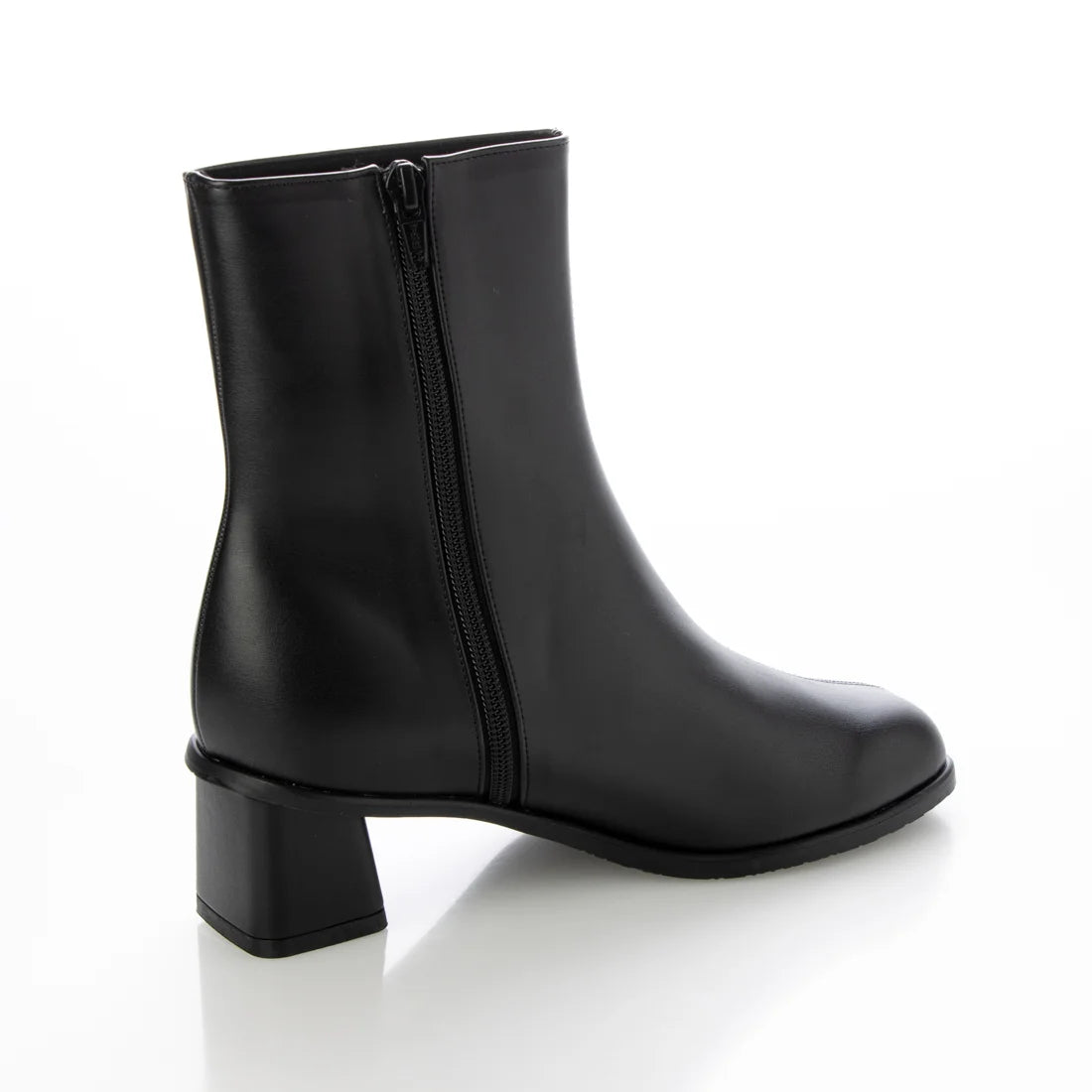 日本製 Launa lea 斜趾短靴 (550) (Black)
