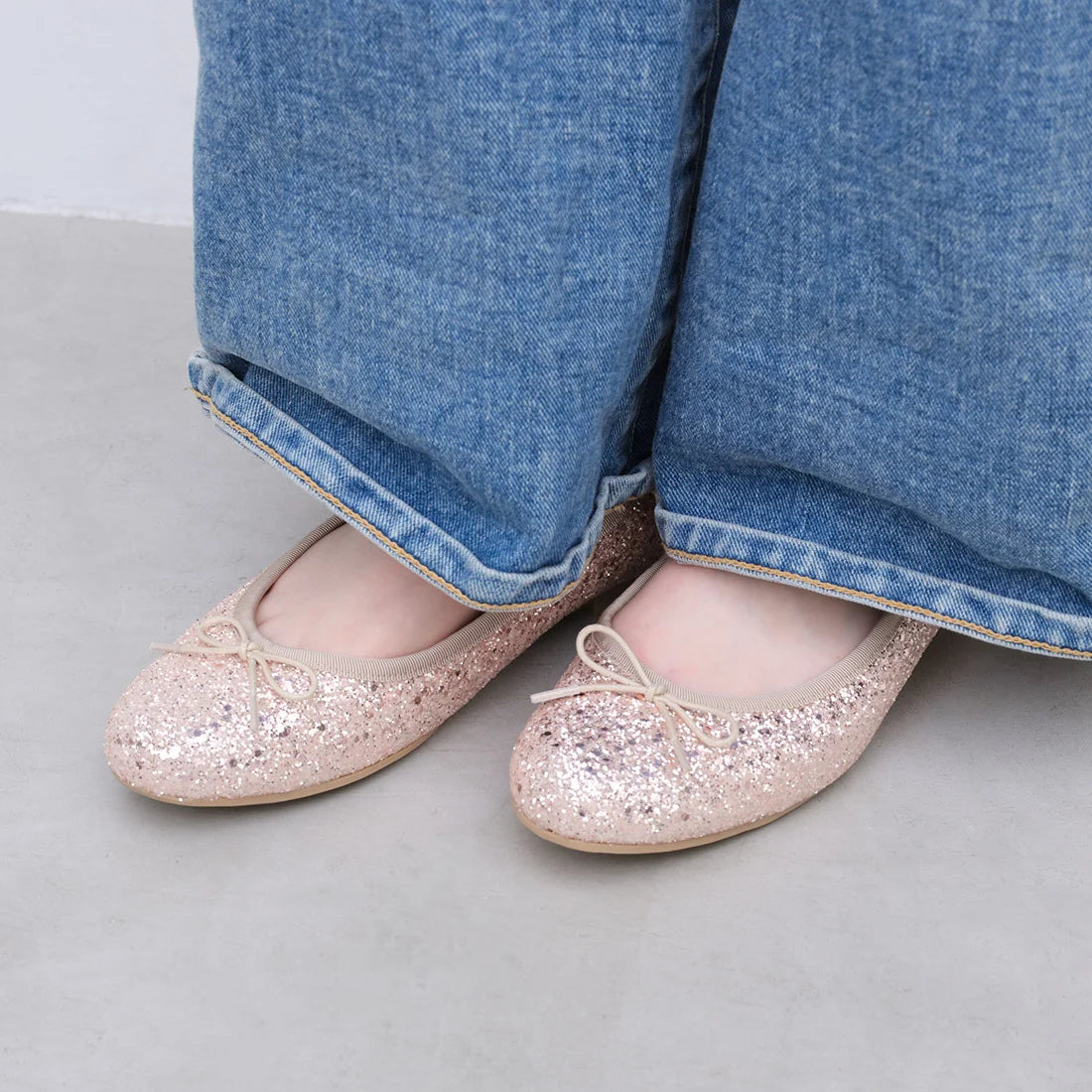 【新品預訂】日本製 Launa lea 閃耀亮片圓頭芭蕾鞋 ( B1601A ) (粉杏色 Z / PK Beige Z )