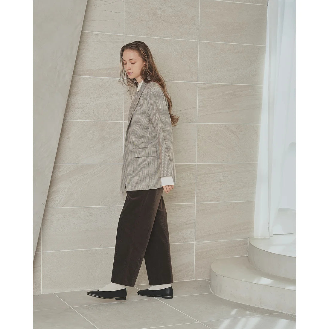 【新品預訂】日本製Emma Francis   V形中心接縫金線平底鞋（黑色光滑）(03aa-P 101) BLK