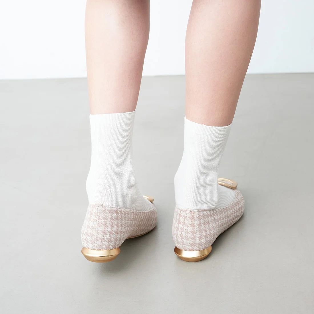 【新品預訂】日本製 Launa lea 金色方扣平底鞋 (576) (杏色 Z/C / Beige Z/C )