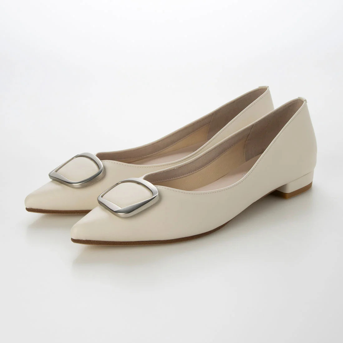 【新品預訂】日本製 Lauf Oletta [All Weather] 全天候 防水尖頭金扣平底鞋（LRH127 Ivory) (象牙色)