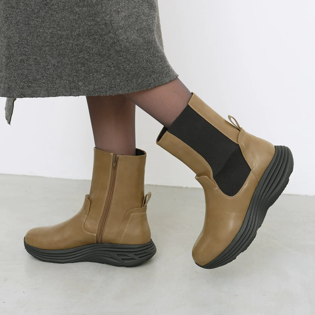 【新品預訂】日本 Lauf Oletta 4cm 輕質厚底側高短靴 (L156 Khaki)(卡其色)