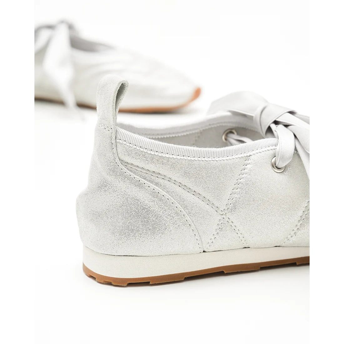 【新品預訂】日本製Emma Francis   繫帶芭蕾舞運動鞋（銀色聚酯）(09l-M 162)