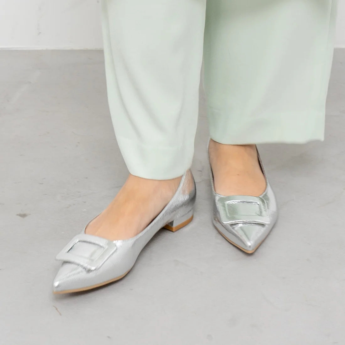 日本製 Launa lea 扣尖頭高跟鞋 (459A) (銀色 / Silver )