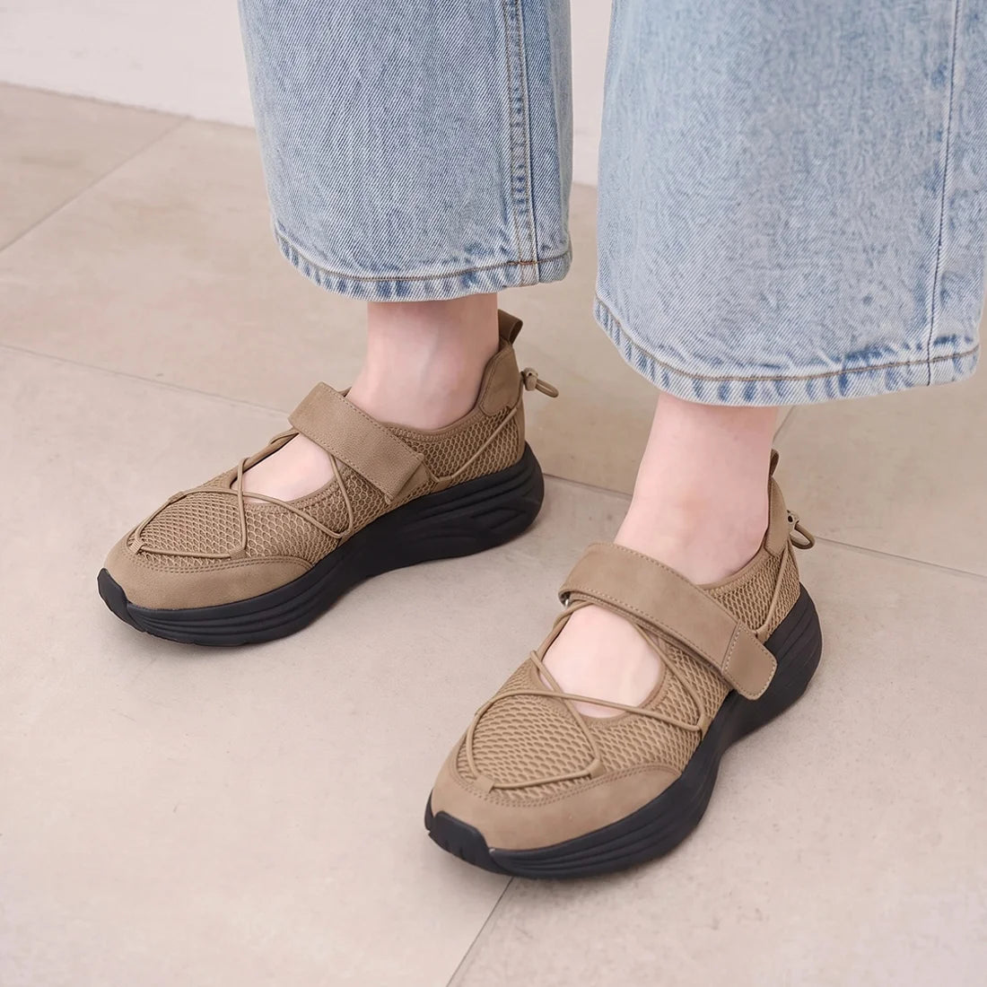 【新品預訂】日本 Lauf Oletta 輕盈 4cm厚底網面瑪莉珍運動鞋 (L150 Beige-Z)(杏色)
