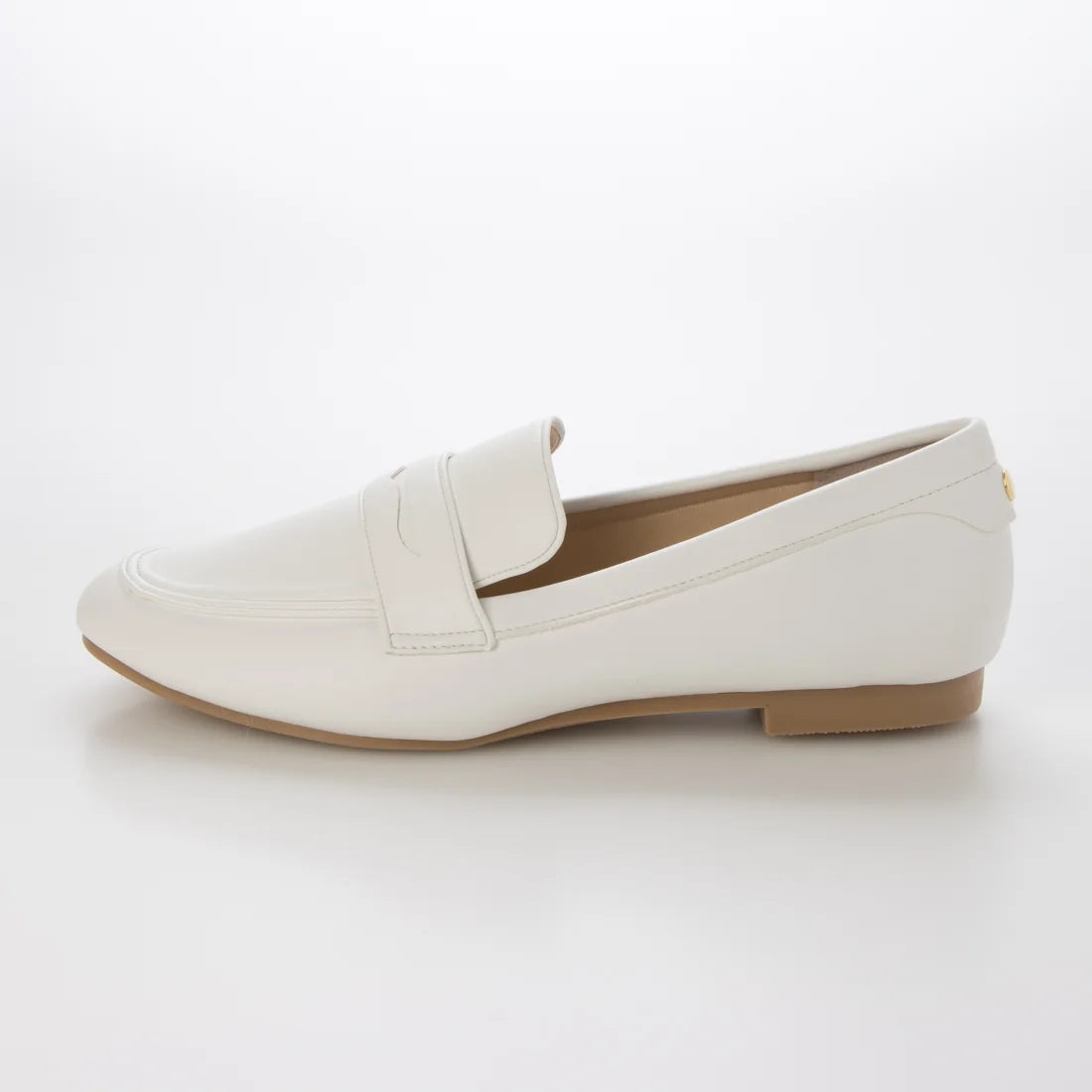 【新品預訂】日本製 潮牌Lucida 防水 白色 Alasia 基本款平底樂福鞋 (LC-104 WHT )