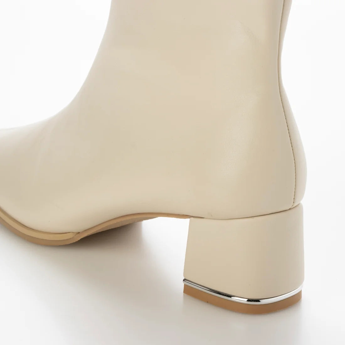 【新品】日本製 Lauf Oletta    [雨天應對] 防水 5cm踭 足弓支撐短靴（LRM119 IVORY）(象牙色)