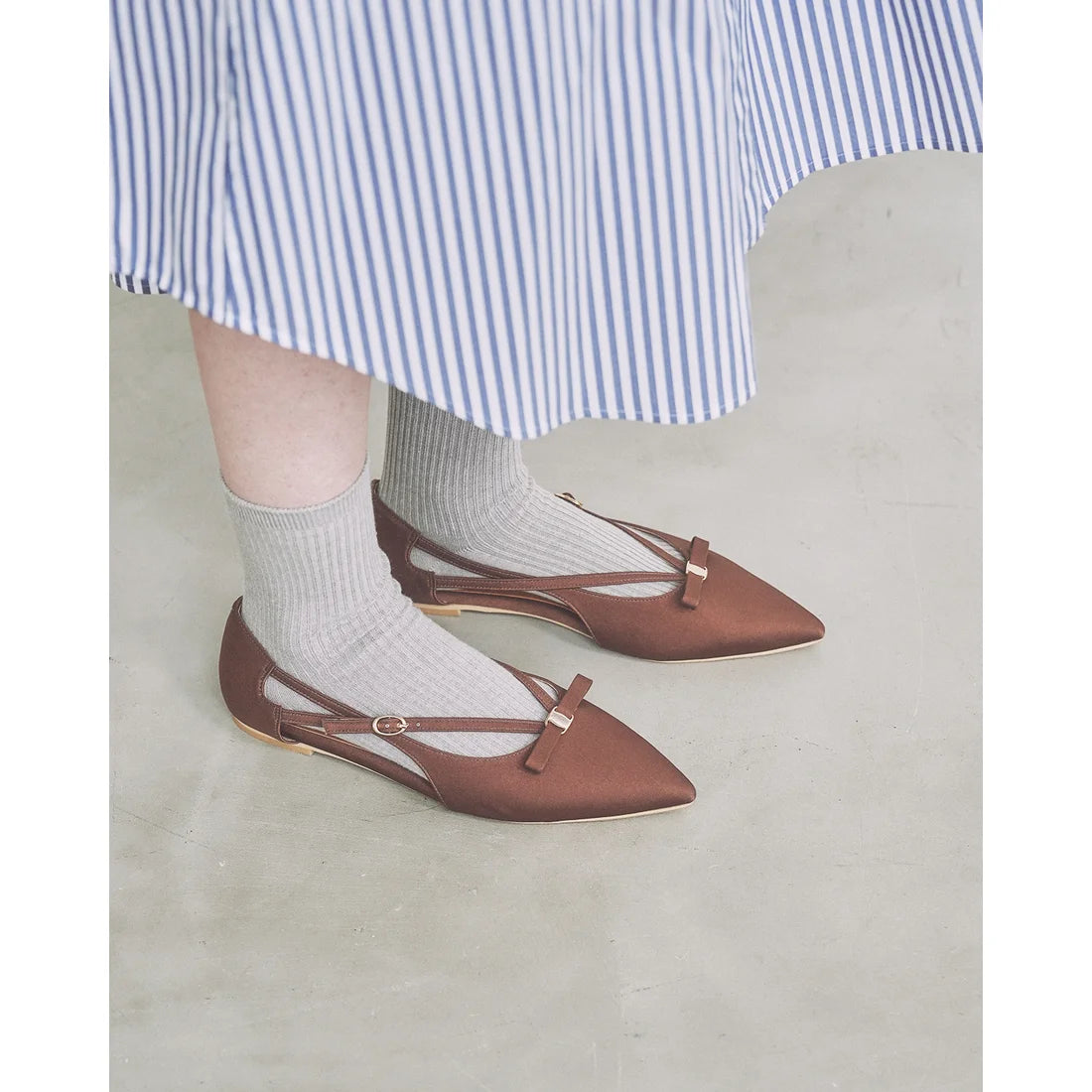 【新品預訂】日本製Emma Francis 緞面側平底鞋（棕色）( 07f-ST 105) Brown