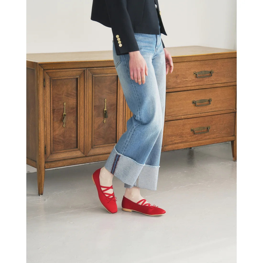 【新品預訂】日本製Emma Francis 交叉橡筋帶方頭平底芭蕾舞鞋（紅色緞面）(03ac-ST 135)