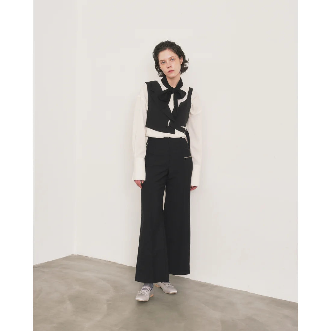 【新品預訂】日本製Emma Francis 交叉橡筋帶方頭平底芭蕾舞鞋（灰色緞面）(03ac-ST 153)