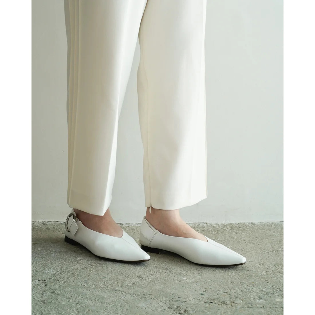 【新品預訂】日本製 Lauf Oletta  [All Weather] 全天候 可踩踭 柔軟大扣環V型平底鞋（LRP139 IVORY）