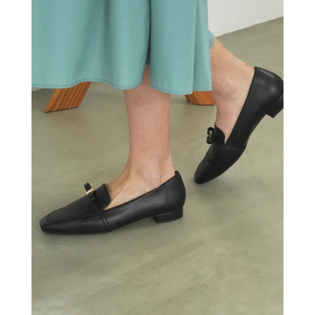 【新品預訂】日本製Emma Francis 2cm跟 小蝴蝶结乐福鞋 (2001h-P 101)(黑色 光滑)