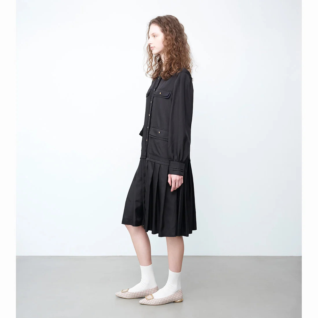 【新品預訂】日本製 Launa lea 金色方扣平底鞋 (576) (杏色 Z/C / Beige Z/C )