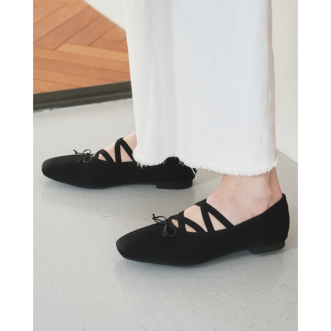 【新品預訂】日本製Emma Francis 交叉橡筋帶方頭平底芭蕾舞鞋（黑色緞面）(03ac-ST 101)