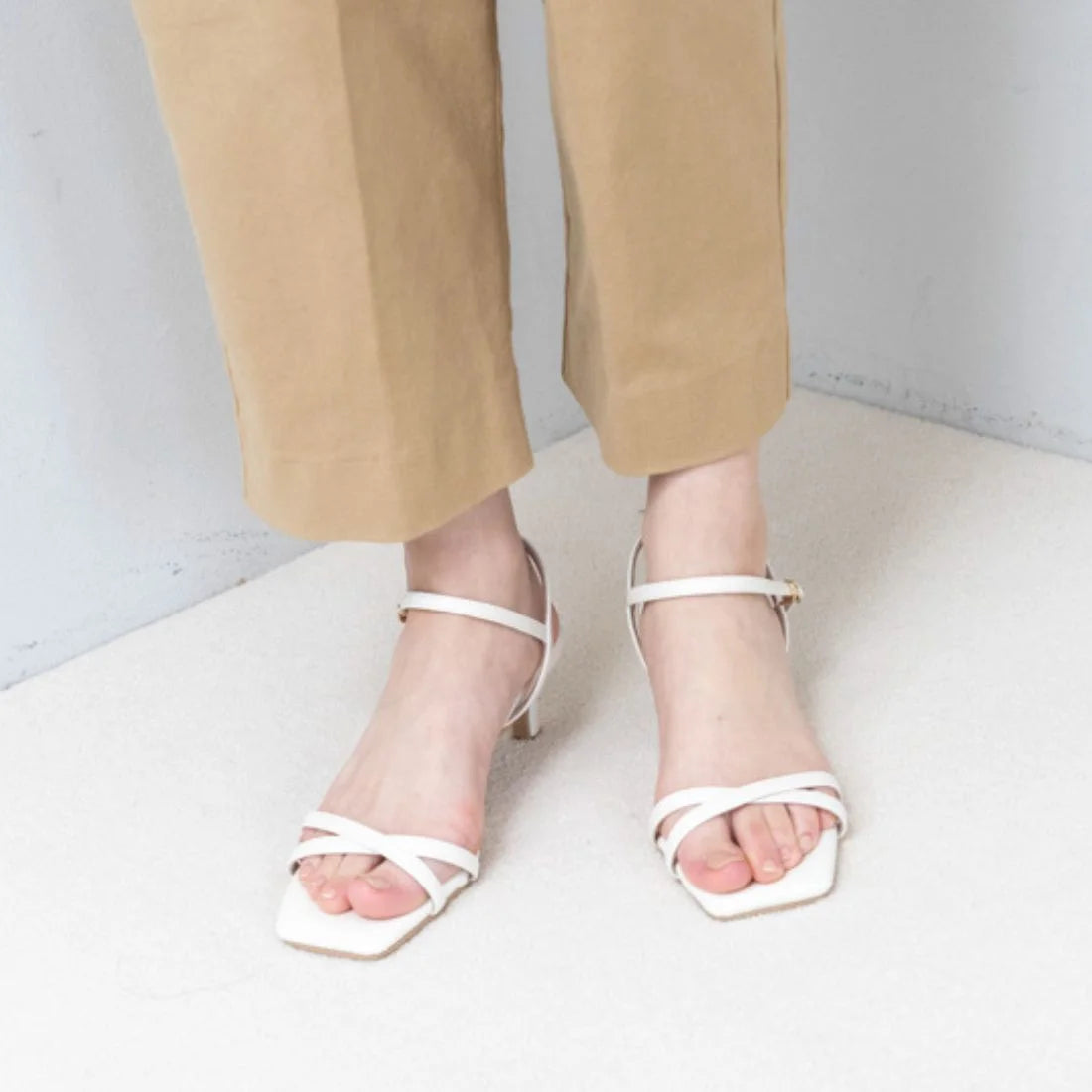 日本製 Launa Lea 雙交叉帶鞋跟涼鞋 (0517) Ivory