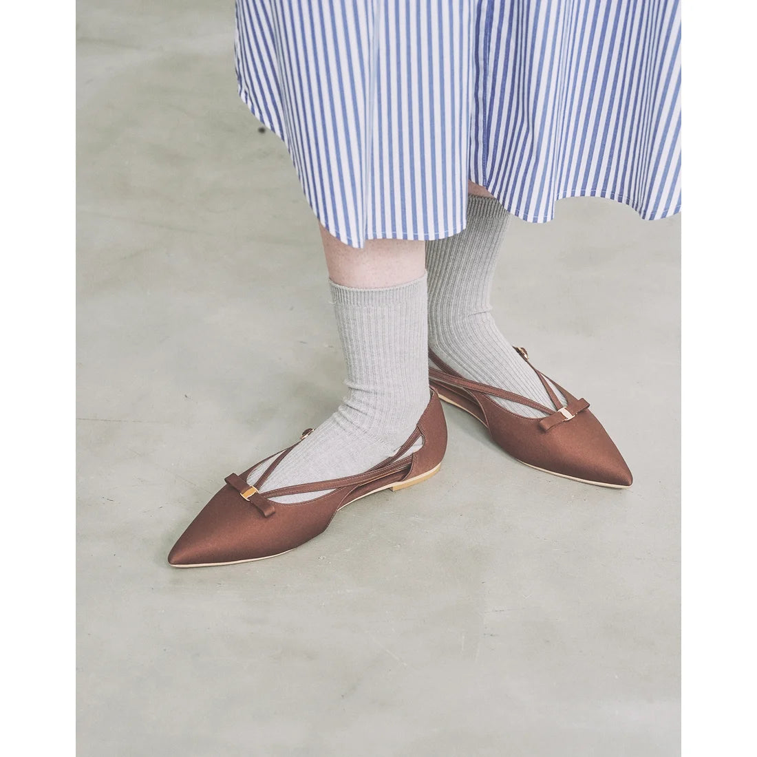 【新品預訂】日本製Emma Francis 緞面側平底鞋（棕色）( 07f-ST 105) Brown