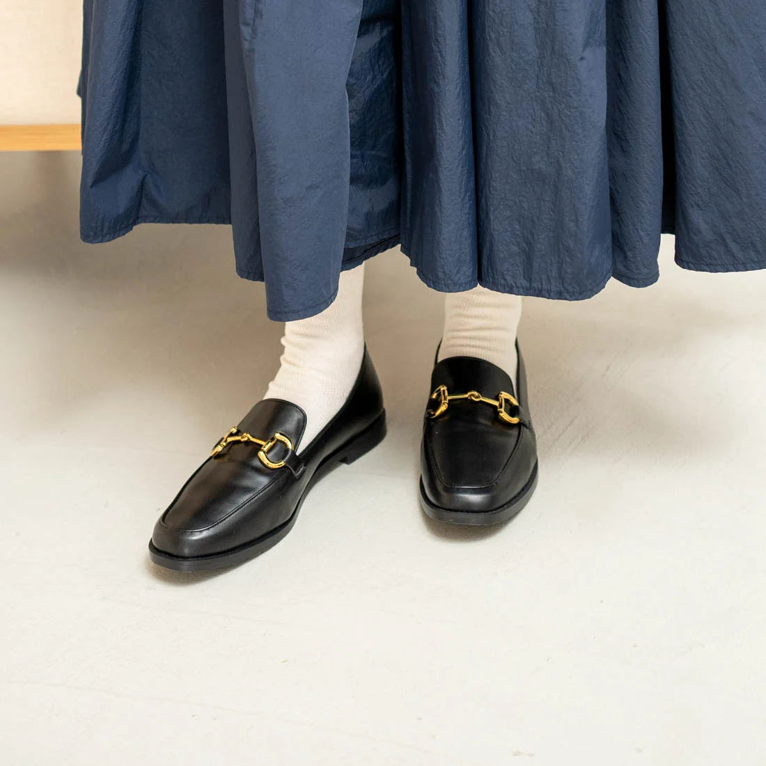 日本製  Launa lea 金色比特樂福鞋 (500) (黑色／Black )